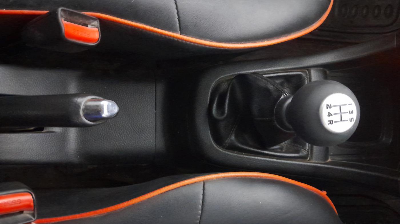 2015 Maruti Swift ZXI, Petrol, Manual, 1,03,587 km, Gear Lever