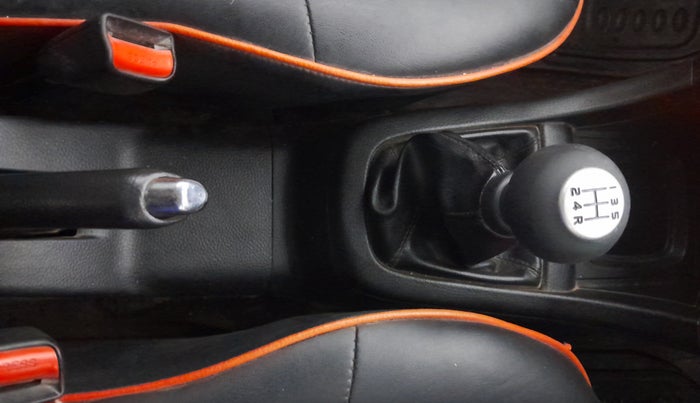 2015 Maruti Swift ZXI, Petrol, Manual, 1,03,623 km, Gear Lever