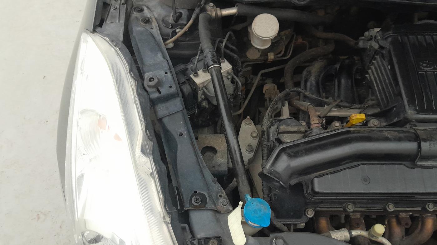 2015 Maruti Swift ZXI, Petrol, Manual, 1,03,587 km, Engine View - Right