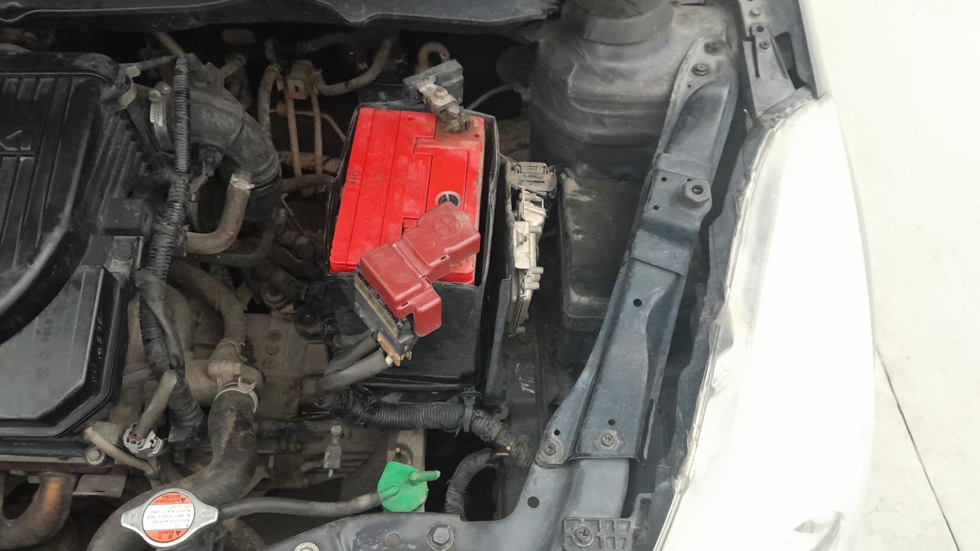 2015 Maruti Swift ZXI, Petrol, Manual, 1,03,587 km, Engine View - Left