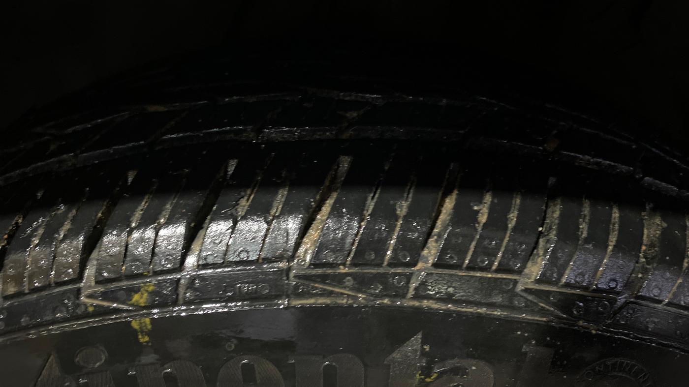 2019 MG HECTOR SHARP 1.5 DCT PETROL DUAL TONE, Petrol, Automatic, 60,658 km, Left Front Tyre Tread