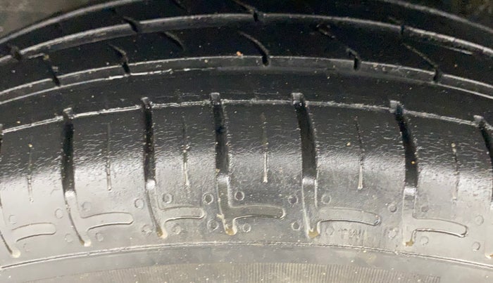 2022 Hyundai AURA S 1.2 CNG, CNG, Manual, 37,661 km, Right Rear Tyre Tread