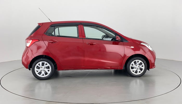 2017 Hyundai Grand i10 MAGNA 1.2 KAPPA VTVT, Petrol, Manual, 18,409 km, Right Side View