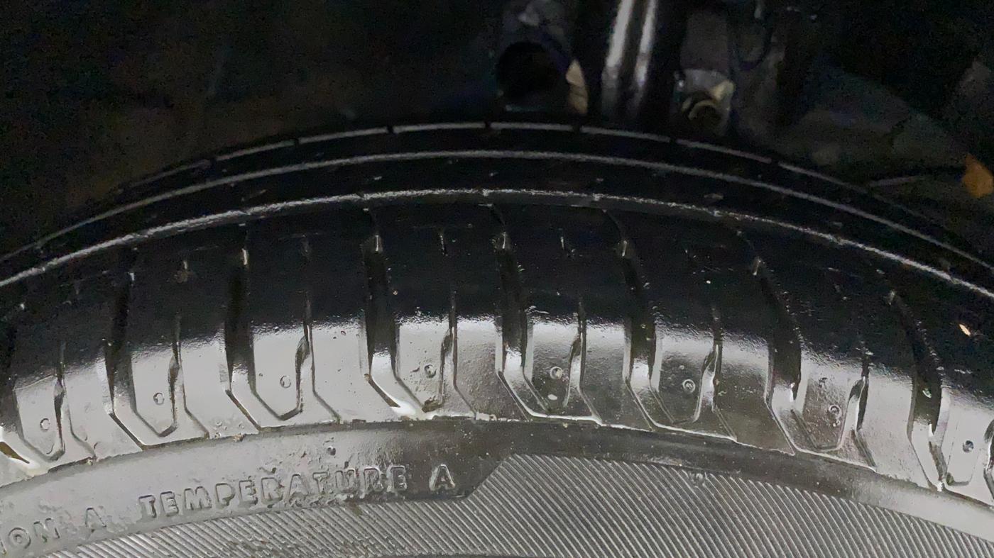 2021 Maruti XL6 ZETA MT, Petrol, Manual, 31,206 km, Right Front Tyre Tread