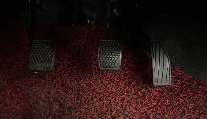 2018 Maruti Alto 800 VXI, Petrol, Manual, 39,210 km, Pedals