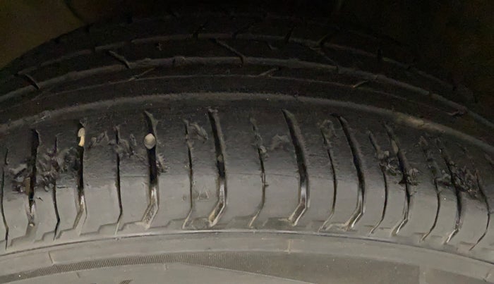 2015 Hyundai Elite i20 ASTA 1.2 (O), Petrol, Manual, 49,353 km, Left Front Tyre Tread