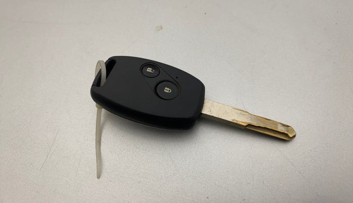 2013 Honda Amaze 1.2L I-VTEC S, CNG, Manual, 1,44,183 km, Key Close Up