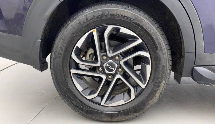 2022 KIA CARENS LUXURY PLUS 1.4 PETROL DCT 7 STR, Petrol, Automatic, 8,510 km, Right Rear Wheel