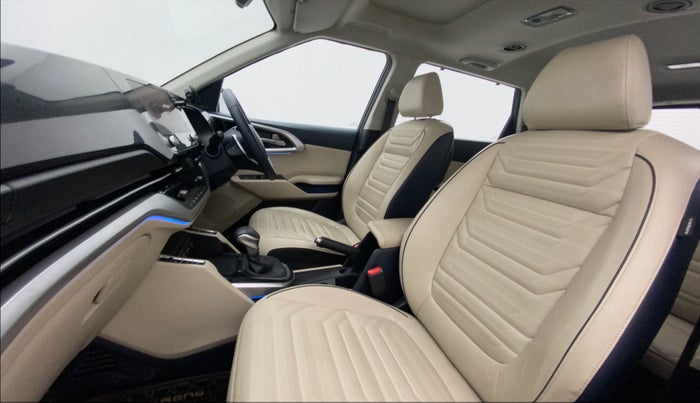 2022 KIA CARENS LUXURY PLUS 1.4 PETROL DCT 7 STR, Petrol, Automatic, 8,510 km, Right Side Front Door Cabin