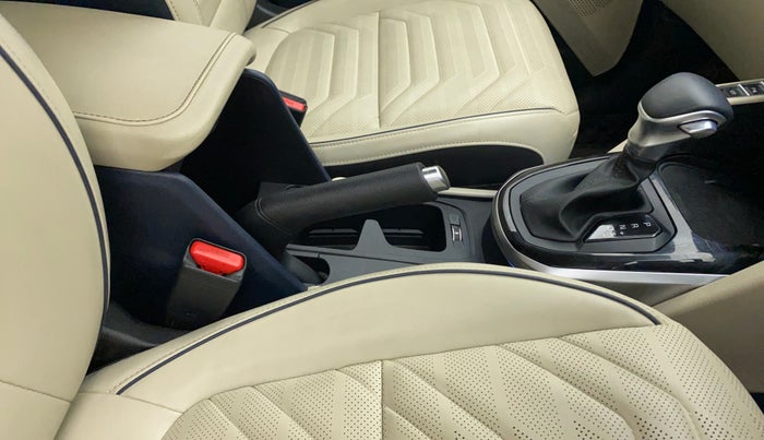 2022 KIA CARENS LUXURY PLUS 1.4 PETROL DCT 7 STR, Petrol, Automatic, 8,510 km, Gear Lever