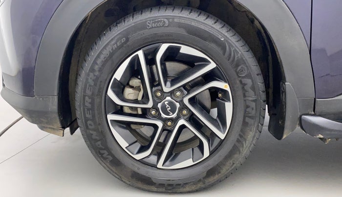 2022 KIA CARENS LUXURY PLUS 1.4 PETROL DCT 7 STR, Petrol, Automatic, 8,510 km, Left Front Wheel