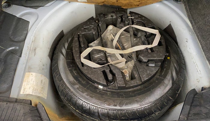 2016 Volkswagen Ameo HIGHLINE1.2L, Petrol, Manual, 24,916 km, Spare Tyre