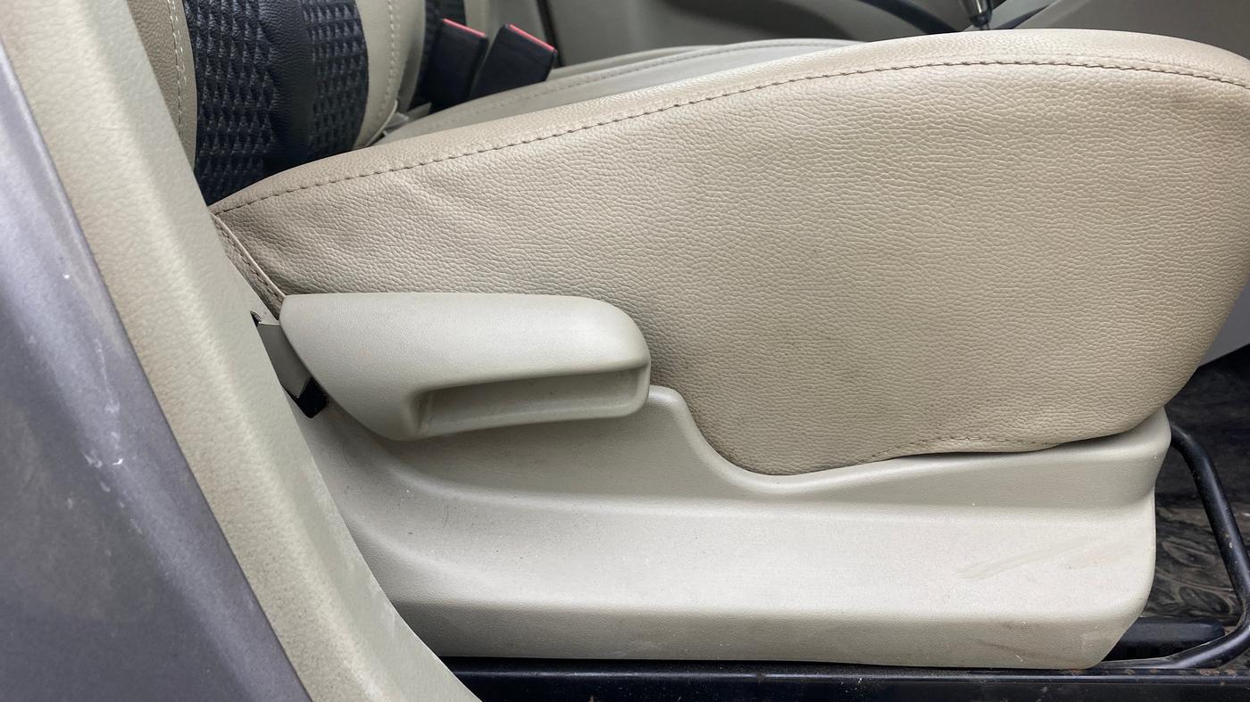 2016 Maruti Celerio ZXI AMT, Petrol, Automatic, 28,140 km, Driver Side Adjustment Panel
