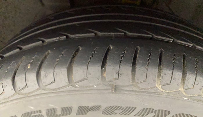 2020 Ford Ecosport TREND 1.5L PETROL, Petrol, Manual, 30,932 km, Left Front Tyre Tread