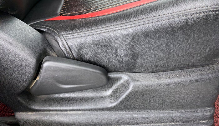 2019 Renault Kwid RXL, Petrol, Manual, 23,359 km, Driver Side Adjustment Panel