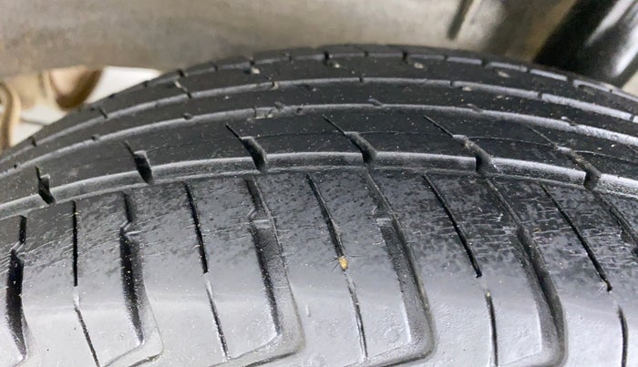 2019 Renault Kwid RXL, Petrol, Manual, 23,359 km, Left Rear Tyre Tread