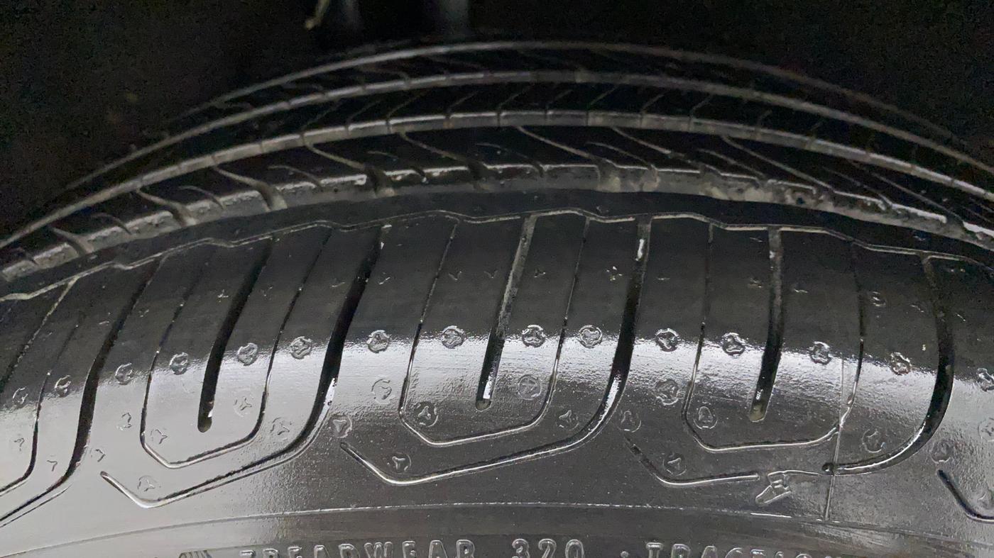 2018 Ford Ecosport TITANIUM + 1.5L DIESEL, Diesel, Manual, 1,04,970 km, Right Rear Tyre Tread