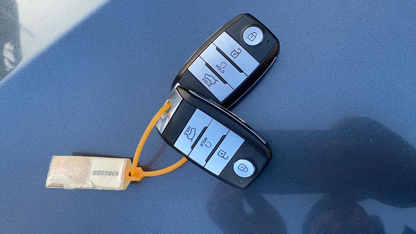 2021 KIA SELTOS HTX 1.5 PETROL, Petrol, Manual, 30,270 km, Key Close Up