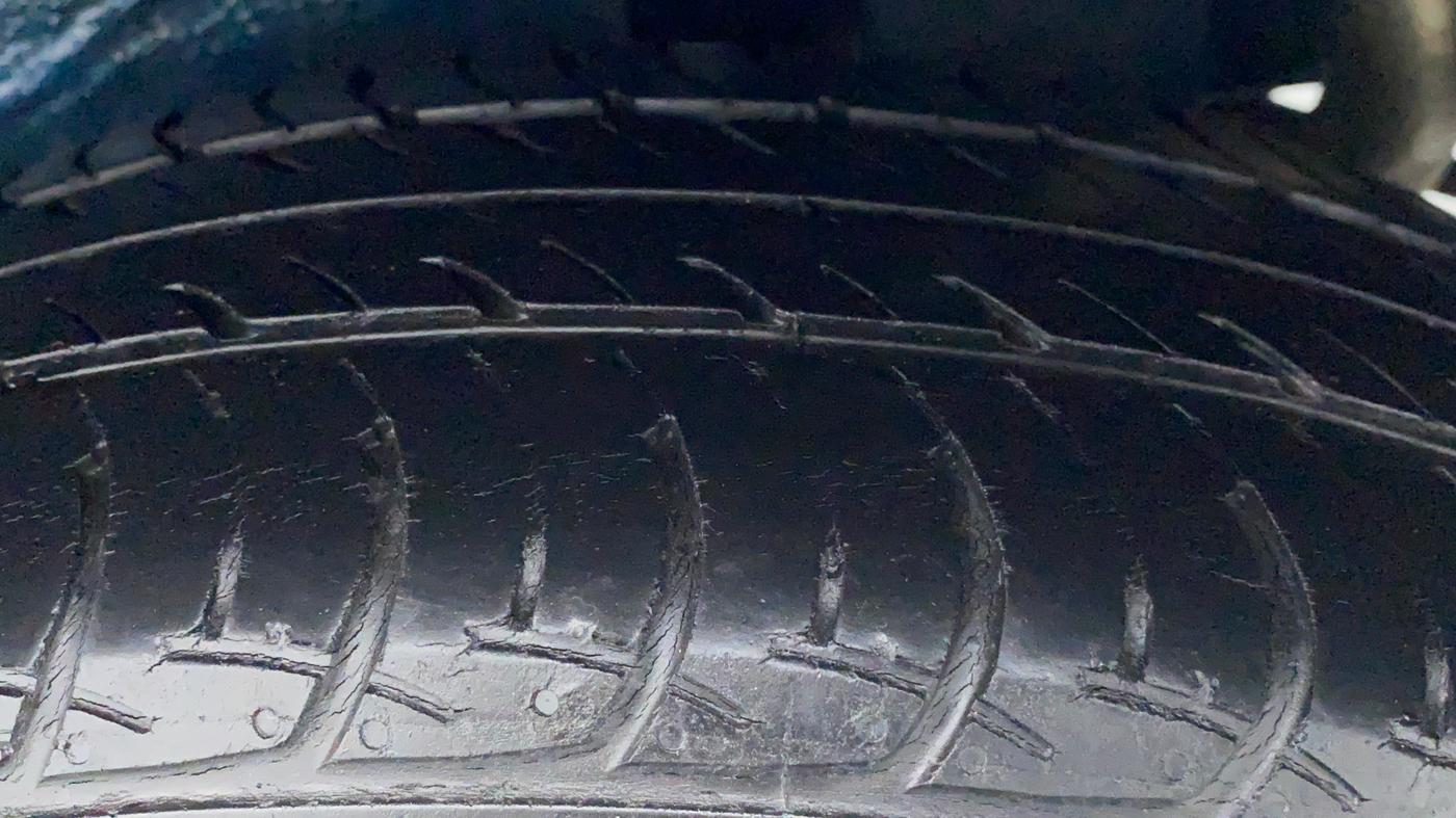 2017 Maruti Celerio ZXI D, Petrol, Manual, 40,215 km, Left Rear Tyre Tread