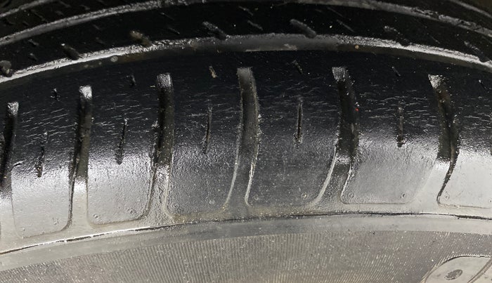 2020 Maruti Swift VXI, Petrol, Manual, 44,334 km, Left Rear Tyre Tread