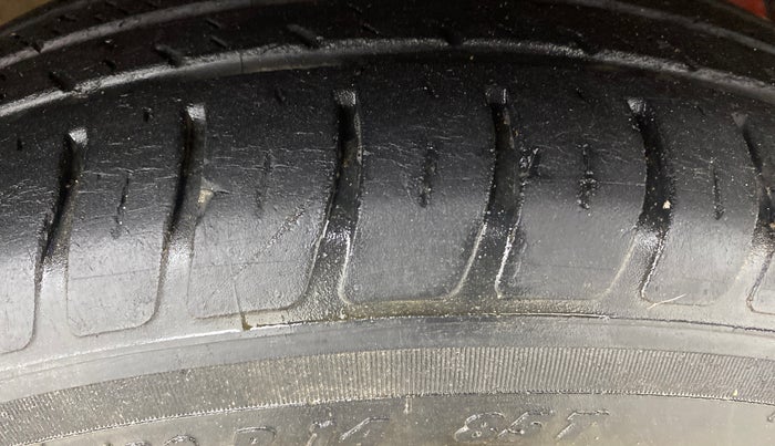 2020 Maruti Swift VXI, Petrol, Manual, 44,334 km, Right Front Tyre Tread