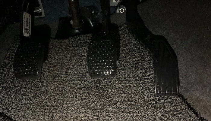 2023 Maruti Alto LXI O, Petrol, Manual, 23,353 km, Pedals