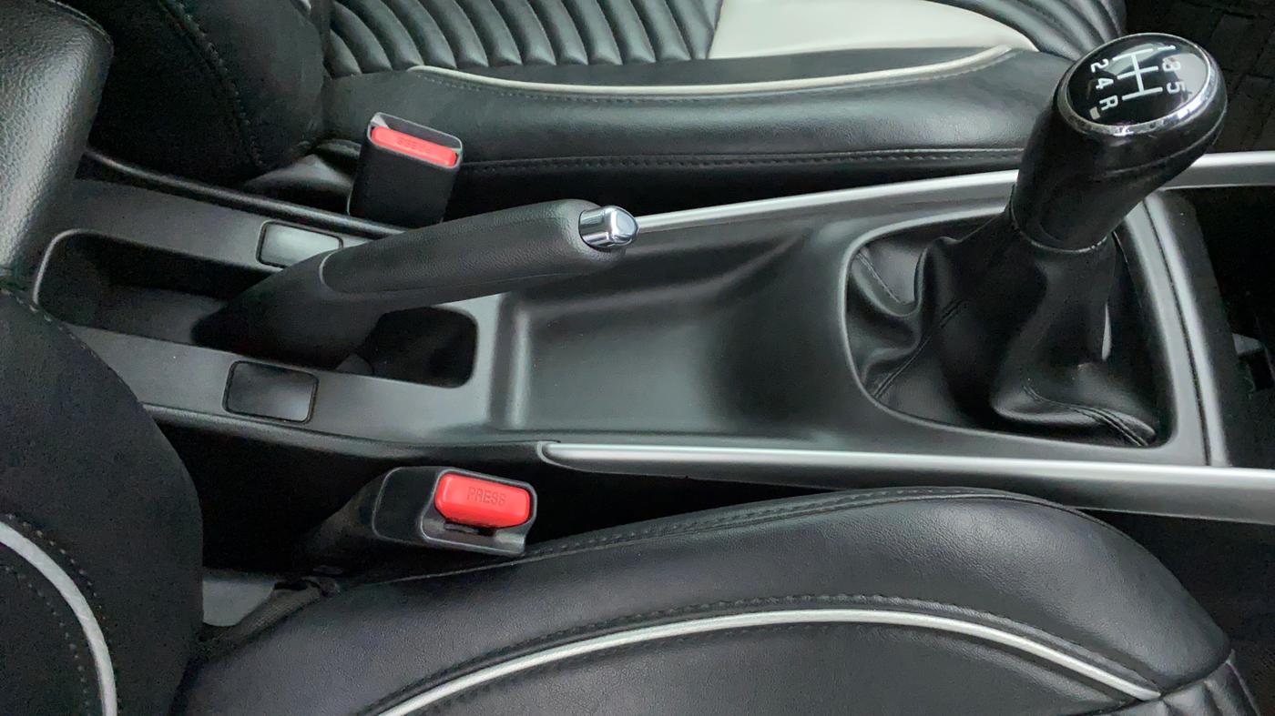 2017 Maruti Baleno ALPHA 1.2 K12, Petrol, Manual, 32,844 km, Gear Lever