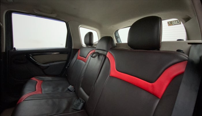 2015 Renault Duster 85 PS RXL DIESEL, Diesel, Manual, 69,321 km, Right Side Rear Door Cabin