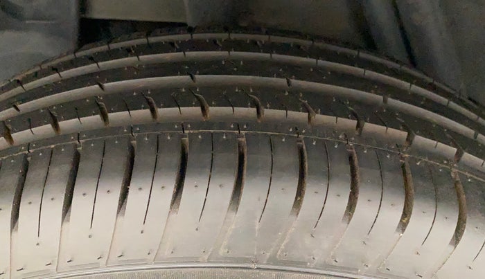 2015 Renault Duster 85 PS RXL DIESEL, Diesel, Manual, 69,321 km, Right Rear Tyre Tread