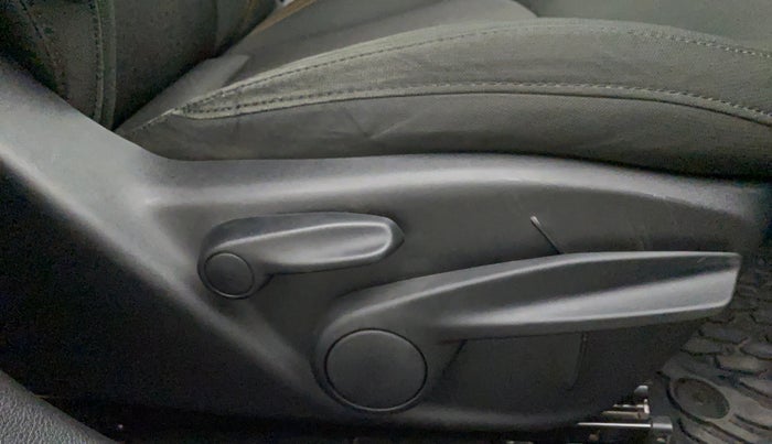 2021 Jeep Compass SPORT 1.4 PETROL DCT, Petrol, Automatic, 21,250 km, Driver Side Adjustment Panel