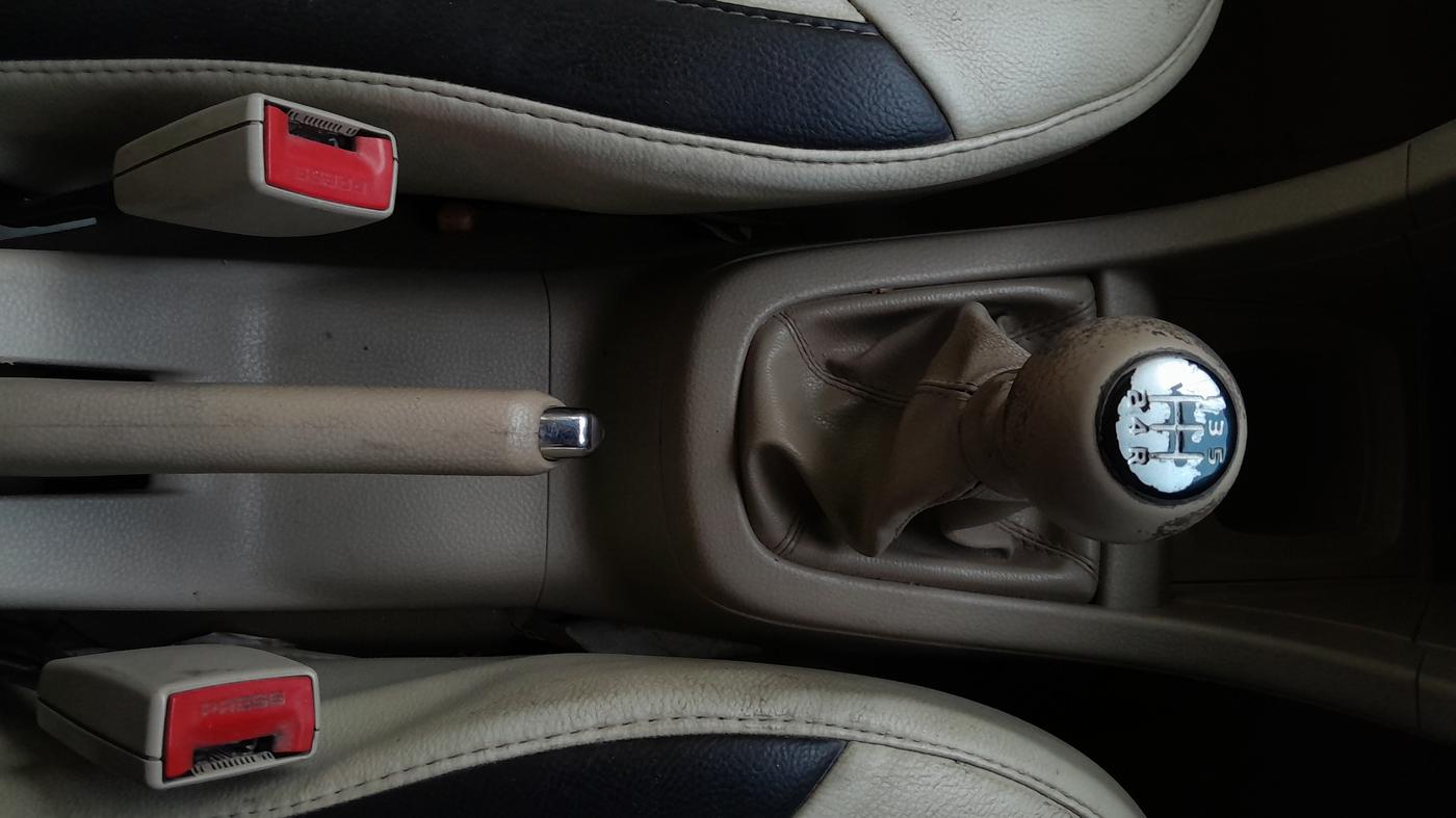 2014 Maruti Swift Dzire VXI, Petrol, Manual, 96,506 km, Gear Lever