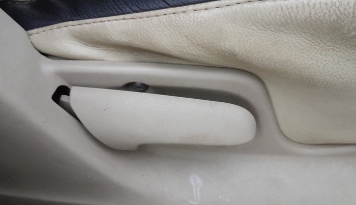 2014 Maruti Swift Dzire VXI, Petrol, Manual, 96,506 km, Driver Side Adjustment Panel