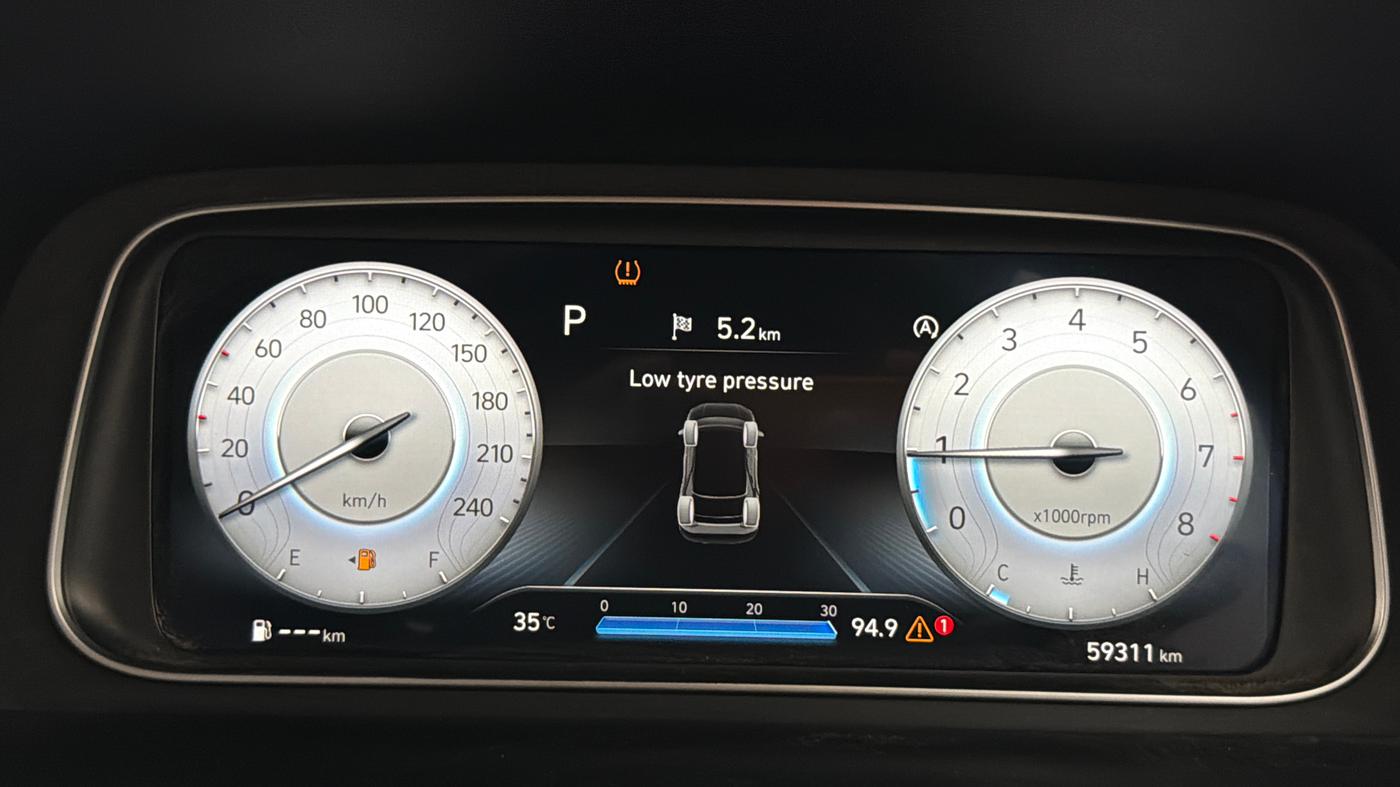2023 Hyundai ALCAZAR 1.5 SIGNATURE (O) TURBO DCT 7, Petrol, Automatic, 59,311 km, Odometer Image