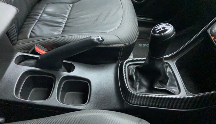 2019 Maruti S Cross ZETA SHVS, Diesel, Manual, 22,308 km, Gear Lever