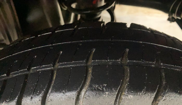 2015 Maruti Alto 800 LXI, Petrol, Manual, 24,933 km, Left Rear Tyre Tread