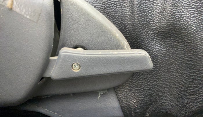 2015 Maruti Alto 800 LXI, Petrol, Manual, 24,933 km, Driver Side Adjustment Panel