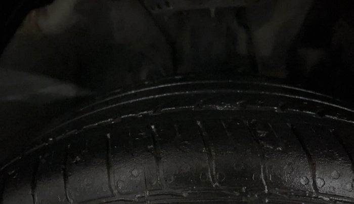 2021 Hyundai VENUE S 1.2, Petrol, Manual, 34,800 km, Right Front Tyre Tread