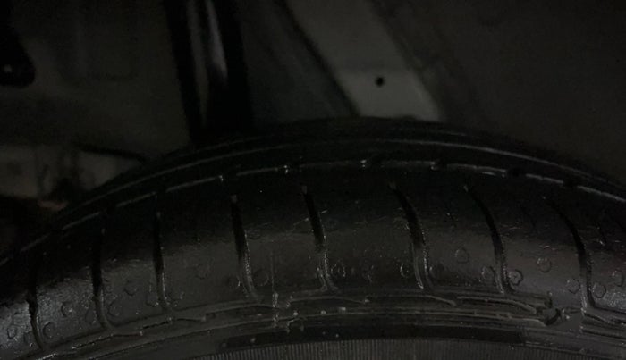 2021 Hyundai VENUE S 1.2, Petrol, Manual, 34,800 km, Right Rear Tyre Tread