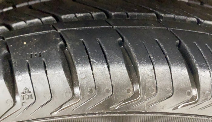 2015 Hyundai Elite i20 ASTA 1.2, Petrol, Manual, 37,896 km, Right Front Tyre Tread