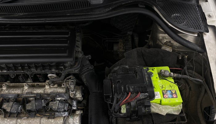 2013 Skoda Rapid ELEGANCE 1.6 MPI MT, Petrol, Manual, 76,819 km, Engine View - Left