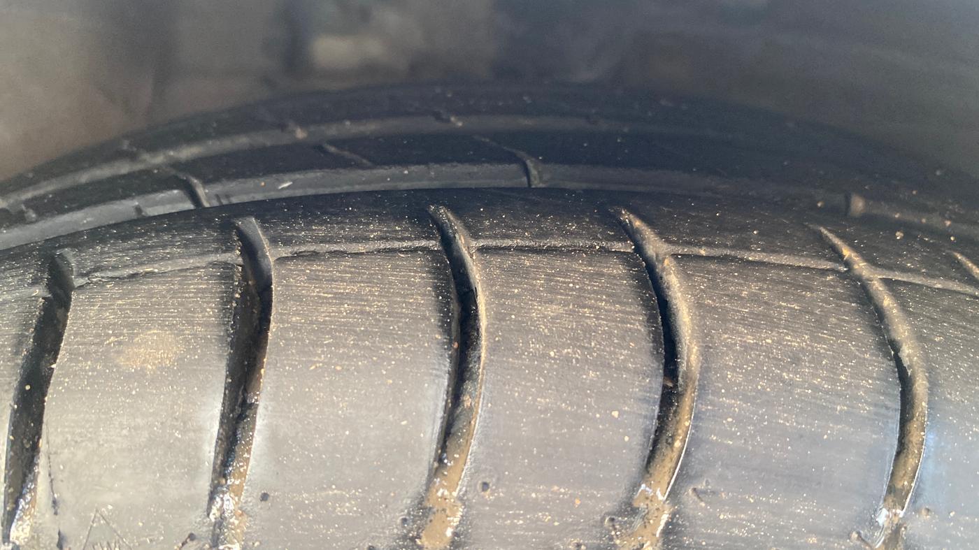 2015 Hyundai i10 MAGNA 1.1, Petrol, Manual, 78,916 km, Right Front Tyre Tread