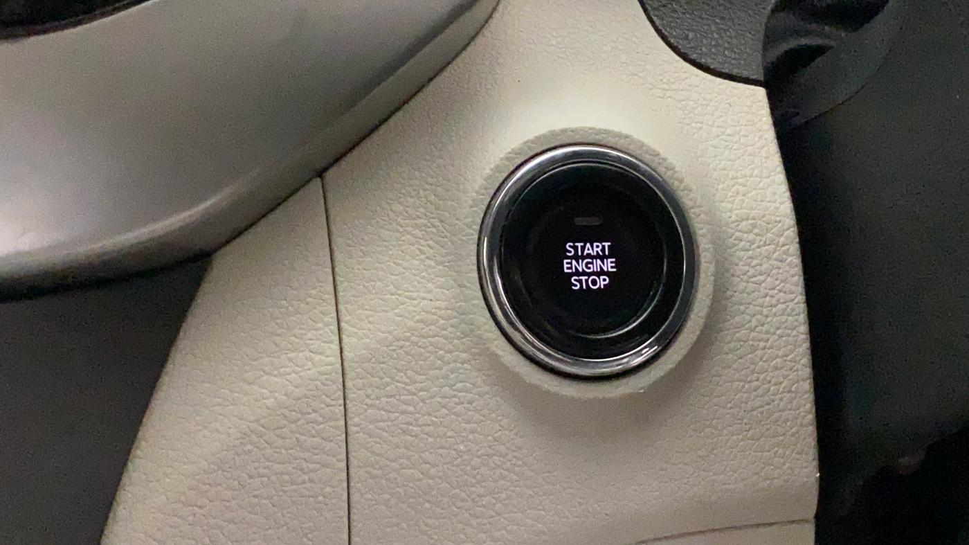 2022 Mahindra XUV300 W8 (O) 1.2 PETROL AMT, Petrol, Automatic, 47,638 km, Keyless Start/ Stop Button