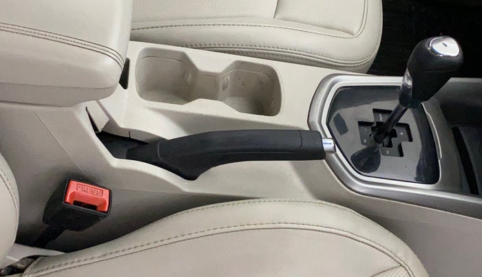 2022 Mahindra XUV300 W8 (O) 1.2 PETROL AMT, Petrol, Automatic, 47,445 km, Gear Lever