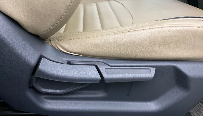 2020 Hyundai GRAND I10 NIOS SPORTZ PETROL, Petrol, Manual, 17,748 km, Driver Side Adjustment Panel