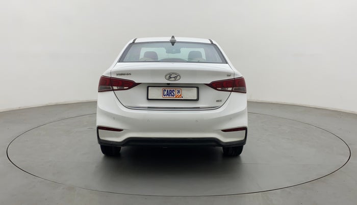 2018 Hyundai Verna 1.6 VTVT SX, Petrol, Manual, 62,777 km, Back/Rear