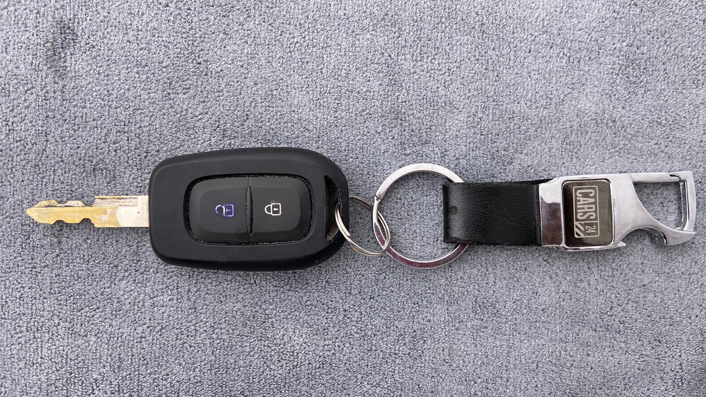 2019 Renault Kwid 1.0 RXT Opt, Petrol, Manual, 12,000 km, Key Close Up