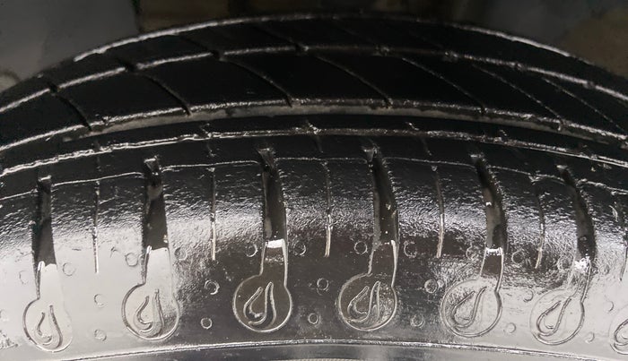 2019 Renault Kwid 1.0 RXT Opt, Petrol, Manual, 12,000 km, Left Front Tyre Tread