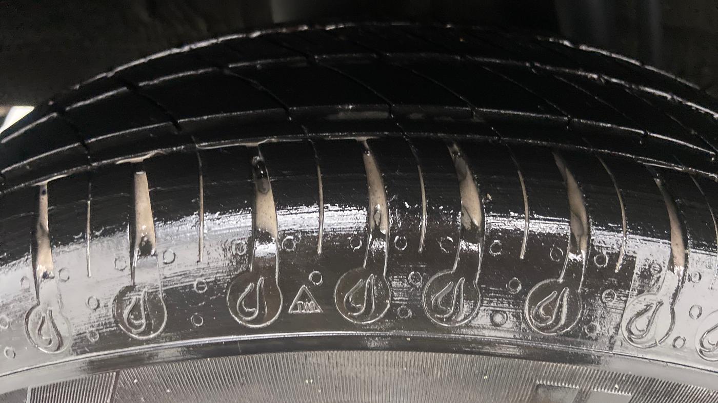 2019 Renault Kwid 1.0 RXT Opt, Petrol, Manual, 12,000 km, Right Rear Tyre Tread