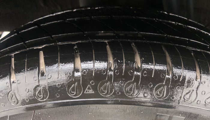 2019 Renault Kwid 1.0 RXT Opt, Petrol, Manual, 12,000 km, Right Rear Tyre Tread
