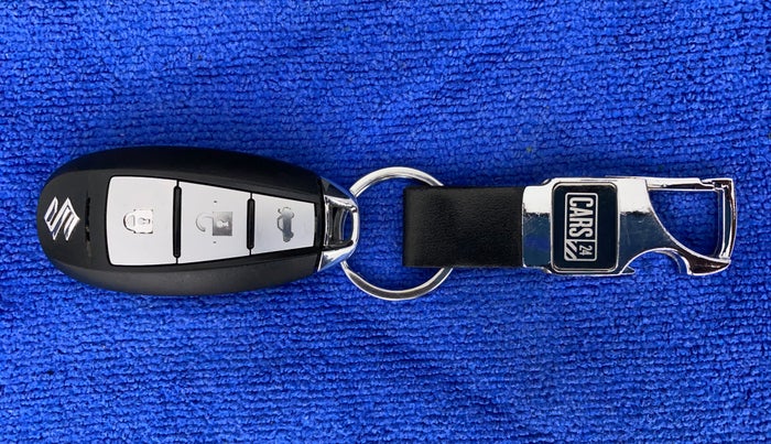 2018 Maruti Ciaz ALPHA 1.5 SHVS PETROL, Petrol, Manual, 62,041 km, Key Close Up